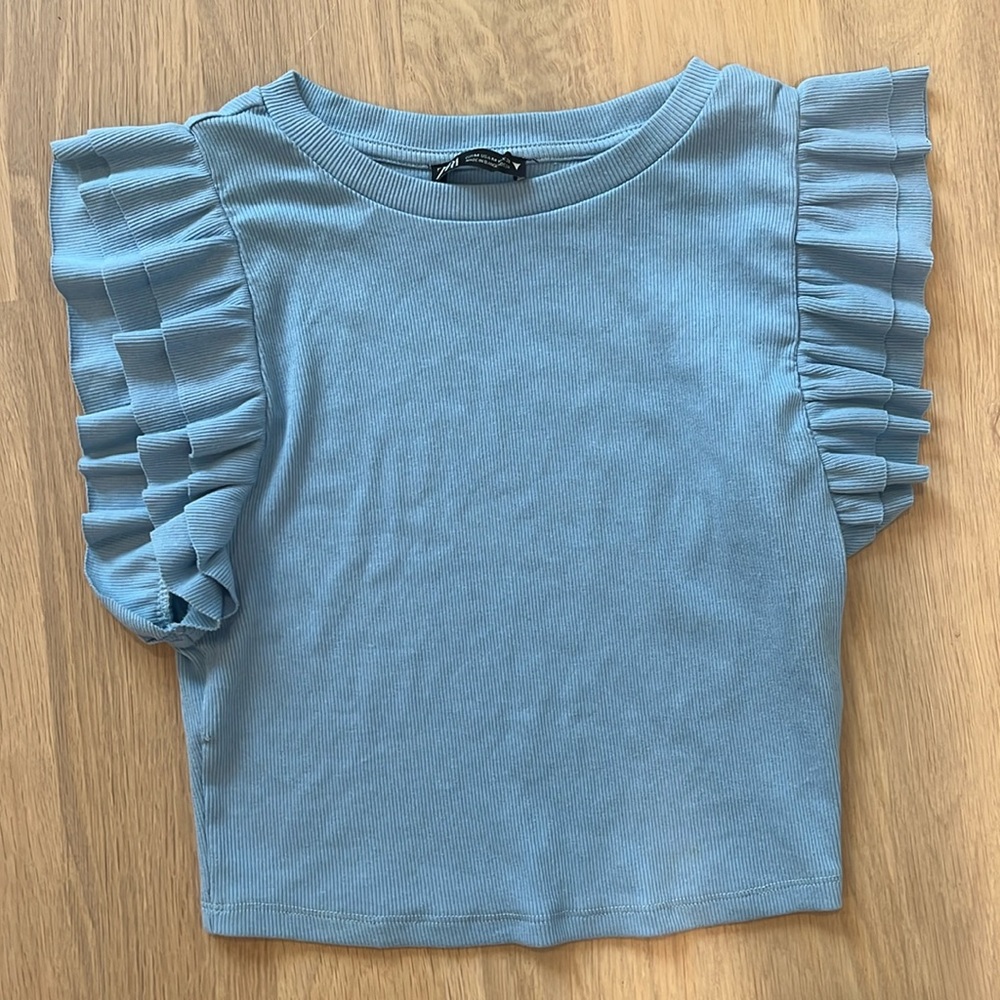 Zara ruffle sleeve top!